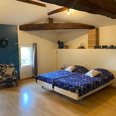 Le Repaire De La Reveuse Bed and Breakfast Saint-Frajou Exteriör bild