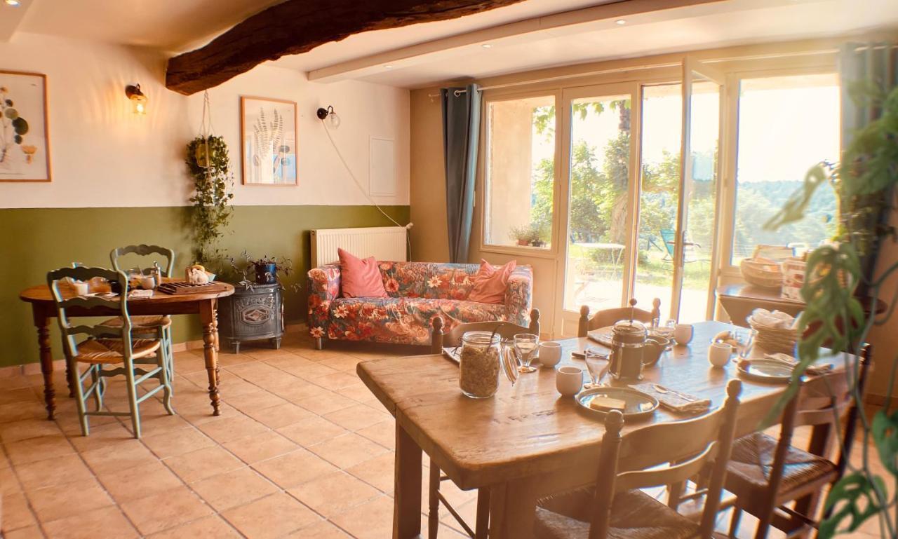 Le Repaire De La Reveuse Bed and Breakfast Saint-Frajou Exteriör bild