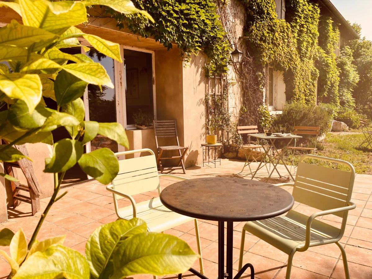 Le Repaire De La Reveuse Bed and Breakfast Saint-Frajou Exteriör bild