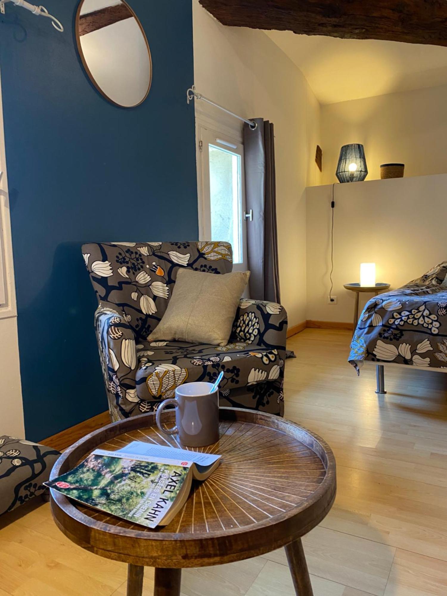 Le Repaire De La Reveuse Bed and Breakfast Saint-Frajou Exteriör bild
